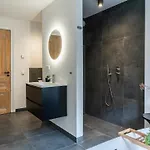 Apartamento Xxl Loft With Bath Located Stadsvilla *