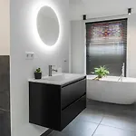 Xxl Loft With Bath Located Stadsvilla