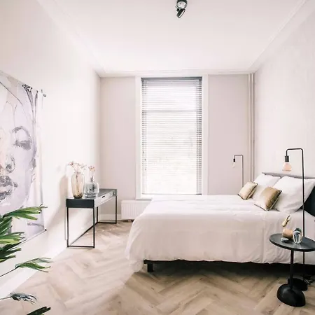 Xxl Loft With Bath Located Stadsvilla
