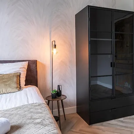 Xxl Loft With Bath Located Stadsvilla Tilburg