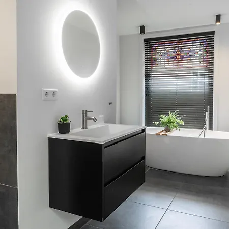 Xxl Loft With Bath Located Stadsvilla