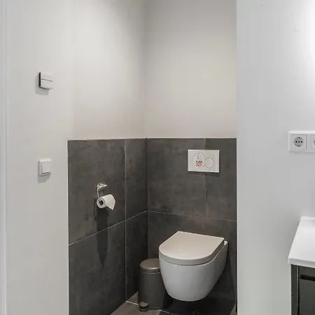 Xxl Loft With Bath Located Stadsvilla 提耳堡