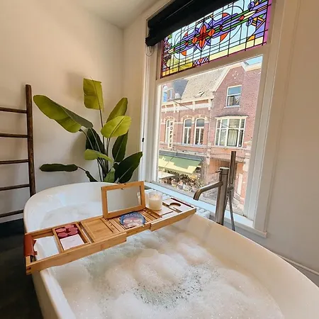 Xxl Loft With Bath Located Stadsvilla アパート