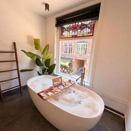 Xxl Loft With Bath Located Stadsvilla アパート *