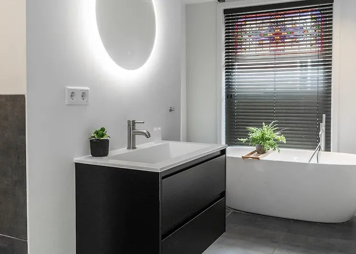 Xxl Loft With Bath Located Stadsvilla