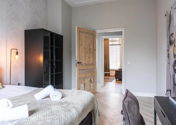 Xxl Loft With Bath Located Stadsvilla * Τίλμπουργκ