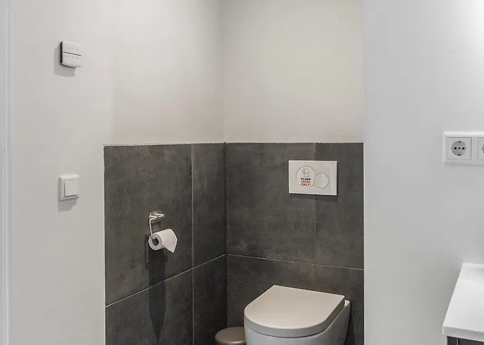 Xxl Loft With Bath Located Stadsvilla Τίλμπουργκ