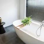 Xxl Loft With Bath Located Stadsvilla *