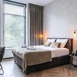 Xxl Loft With Bath Located Stadsvilla Appartement