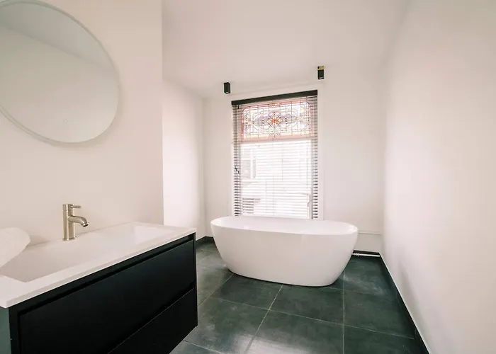 Xxl Loft With Bath Located Stadsvilla * Тилбург