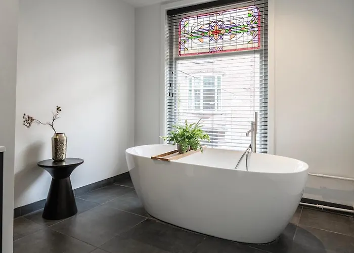 Xxl Loft With Bath Located Stadsvilla Апартаменты *